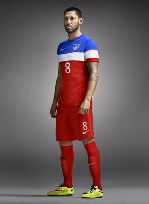 Uniformes dos Estados Unidos, confeccionados pela Nike, para a Copa do Mundo de 2014