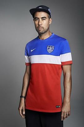 Uniformes dos Estados Unidos, confeccionados pela Nike, para a Copa do Mundo de 2014
