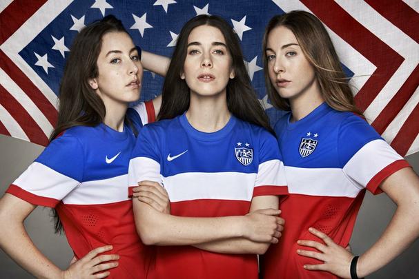 Uniformes dos Estados Unidos, confeccionados pela Nike, para a Copa do Mundo de 2014