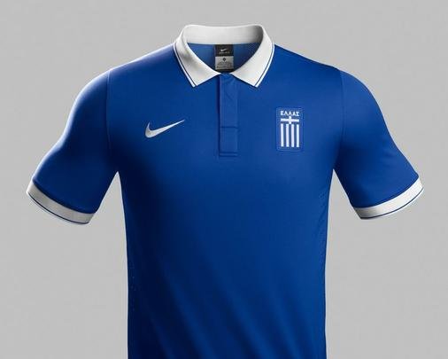 Uniformes da Grcia, produzidos pela Nike, para a Copa do Mundo de 2014