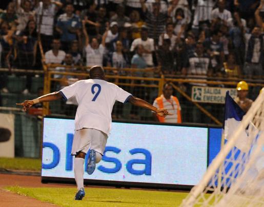 Uniformes de Honduras, confeccionados pela Joma, para a Copa do Mundo de 2014
