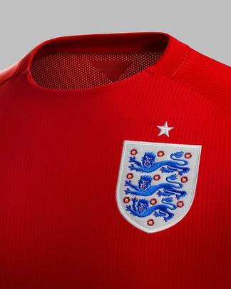 Uniformes da Inglaterra, produzidos pela Nike, para a Copa do Mundo de 2014