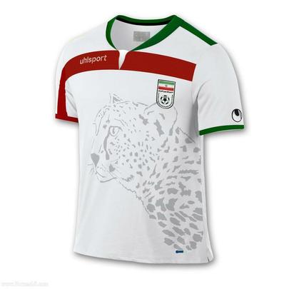 Uniformes do Ir, confeccionados pela Uhlsport, para a Copa do Mundo de 2014
