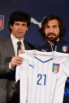 Uniformes da Itlia, produzidos pela Puma, para a Copa do Mundo de 2014