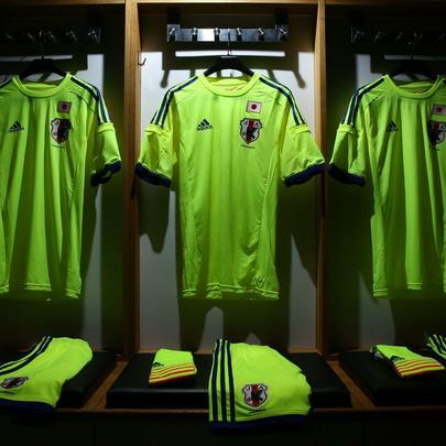 Uniformes do Japo, confeccionados pela Adidas, para a Copa do Mundo de 2014