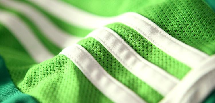 Uniformes da Nigria, confeccionados pela Adidas, para a Copa do Mundo de 2014