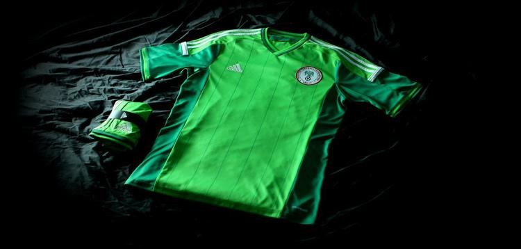 Uniformes da Nigria, confeccionados pela Adidas, para a Copa do Mundo de 2014
