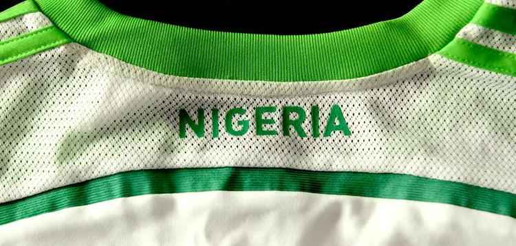 Uniformes da Nigria, confeccionados pela Adidas, para a Copa do Mundo de 2014