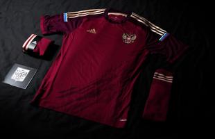 Uniformes da Rssia, produzidos pela Adidas, para a Copa do Mundo de 2014