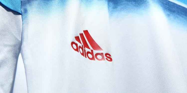 Uniformes da Rssia, produzidos pela Adidas, para a Copa do Mundo de 2014