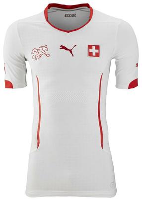 Uniformes da Sua, confeccionados pela Puma, para a Copa do Mundo de 2014