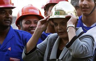 A presidente Dilma Rousseff fez na tarde desta quinta-feira uma visita ao Itaquero, uma das 12 sedes brasileiras da Copa. Durante cerca de uma hora, ela conheceu as instalaes do estdio do Corinthians, localizado na zona leste de So Paulo, que ainda est em obras para receber a abertura do Mundial, no dia 12 de junho, com o jogo entre Brasil e Crocia.