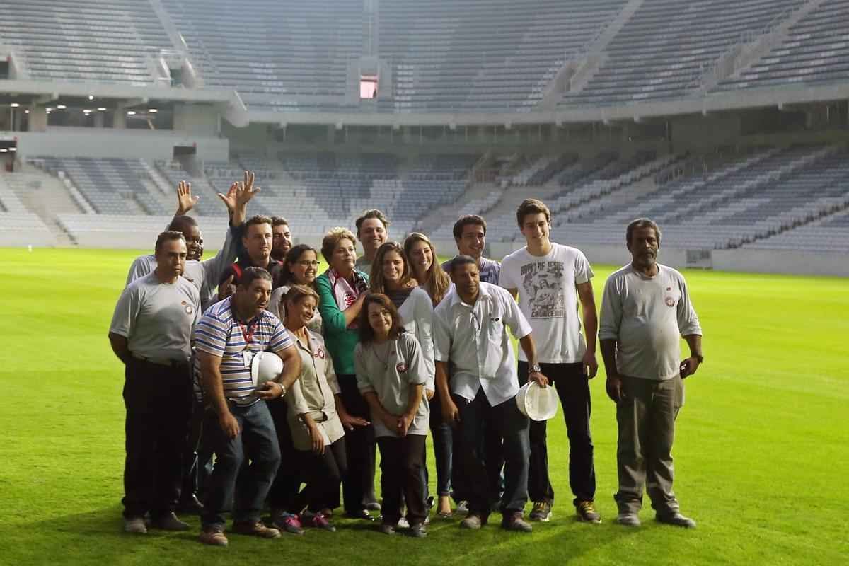 Presidente Dilma Rousseff visitou obras da Arena da Baixada, em Curitiba, nesta sexta-feira (09/05)
