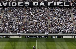 Com homenagens e clima festivo, o Corinthians inaugurou na manh deste sbado o Itaquero, estdio que receber seis jogos da Copa do Mundo em So Paulo.