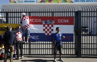 Torcedores de Brasil e Crocia chegaram com mais de quatro horas de antecedncia para assistir primeiro jogo da Copa do Mundo