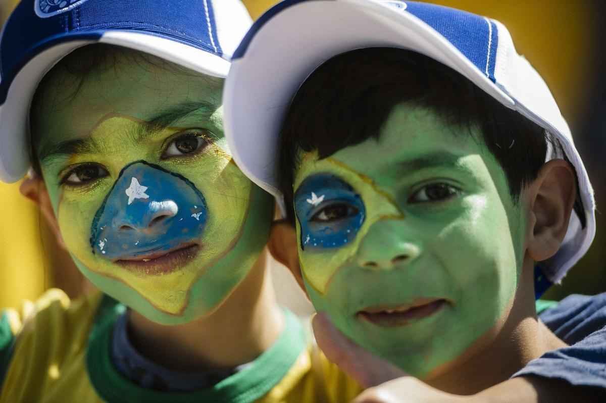 Torcedores de Brasil e Crocia chegaram com mais de quatro horas de antecedncia para assistir primeiro jogo da Copa do Mundo