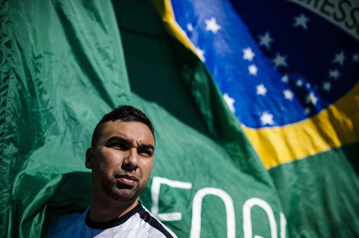 Torcedores de Brasil e Crocia chegaram com mais de quatro horas de antecedncia para assistir primeiro jogo da Copa do Mundo