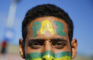 Torcedores de Brasil e Crocia chegaram com mais de quatro horas de antecedncia para assistir primeiro jogo da Copa do Mundo