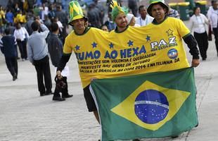 Torcedores de Brasil e Crocia chegaram com mais de quatro horas de antecedncia para assistir primeiro jogo da Copa do Mundo