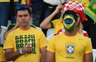 Torcedores dentro do Itaquero para a abertura da Copa