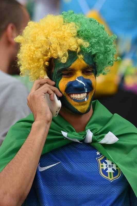Torcedores dentro do Itaquero para a abertura da Copa