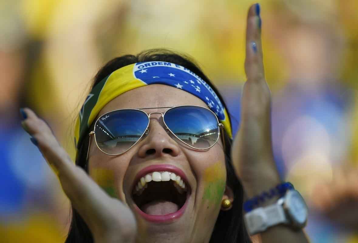 Belas torcedoras compareceram ao Itaquero para assistir a Brasil e Crocia