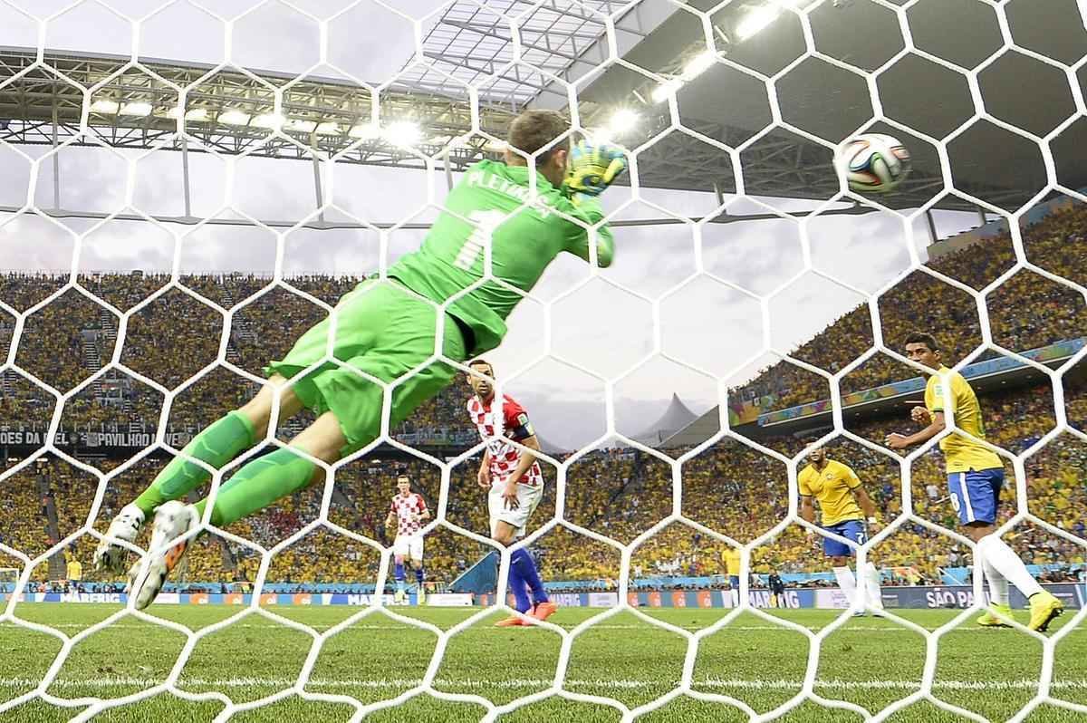 Lances de Brasil e Crocia, na Arena Itaquero, pela partida de abertura da Copa do Mundo