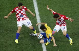 Lances de Brasil e Crocia, na Arena Itaquero, pela partida de abertura da Copa do Mundo