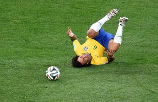 Lances de Brasil e Crocia, na Arena Itaquero, pela partida de abertura da Copa do Mundo