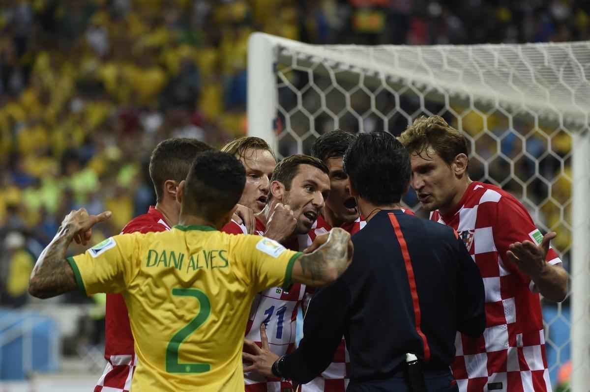 Lances de Brasil e Crocia, na Arena Itaquero, pela partida de abertura da Copa do Mundo