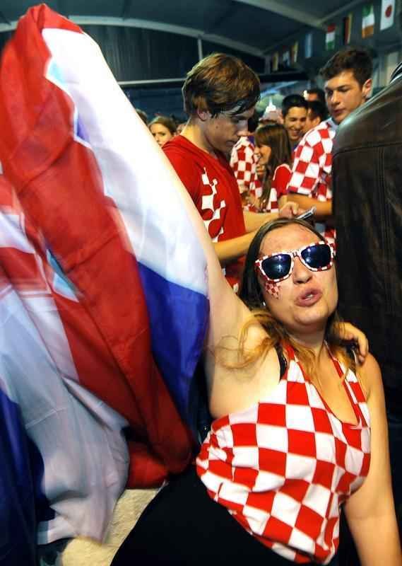 Torcida croata em Zagreb tambm ficou ligada na partida de abertura da Copa do Mundo