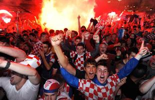 Torcida croata em Zagreb foi da alegria  decepo no jogo de abertura da Copa