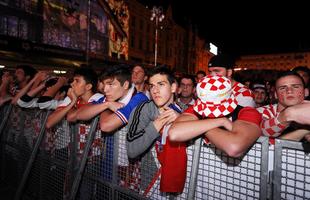 Torcida croata em Zagreb foi da alegria  decepo no jogo de abertura da Copa