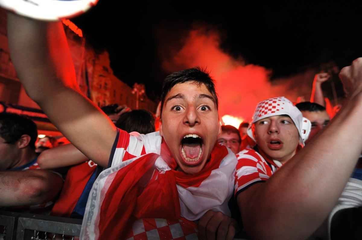 Torcida croata em Zagreb foi da alegria  decepo no jogo de abertura da Copa