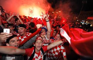 Torcida croata em Zagreb foi da alegria  decepo no jogo de abertura da Copa