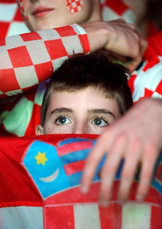 Torcida croata em Zagreb foi da alegria  decepo no jogo de abertura da Copa