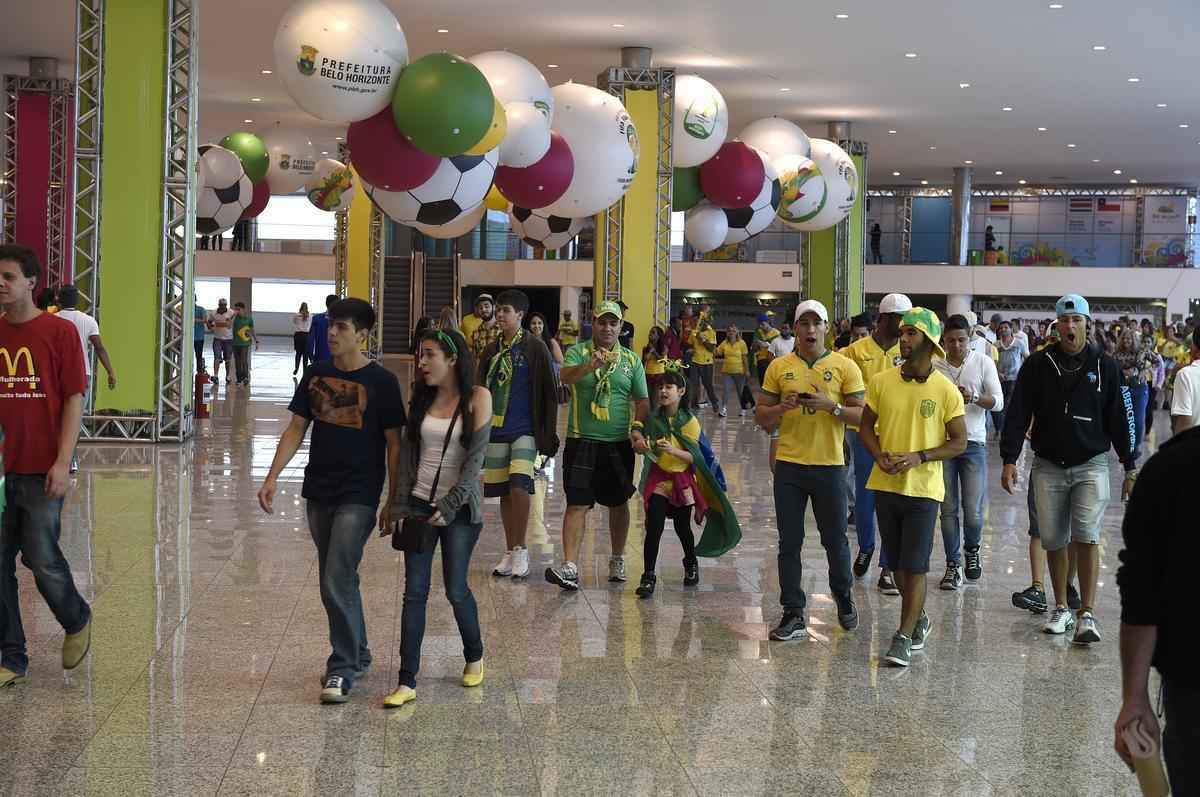 Cerca de 21 mil pessoas acompanharam da Fifa Fan Fest, em Belo Horizonte, a partida inaugural da Copa do Mundo