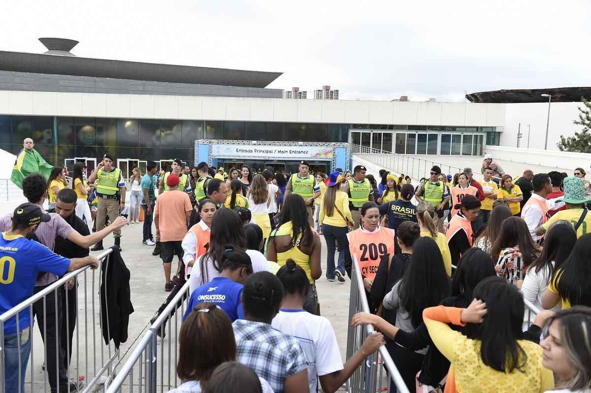 Cerca de 21 mil pessoas acompanharam da Fifa Fan Fest, em Belo Horizonte, a partida inaugural da Copa do Mundo