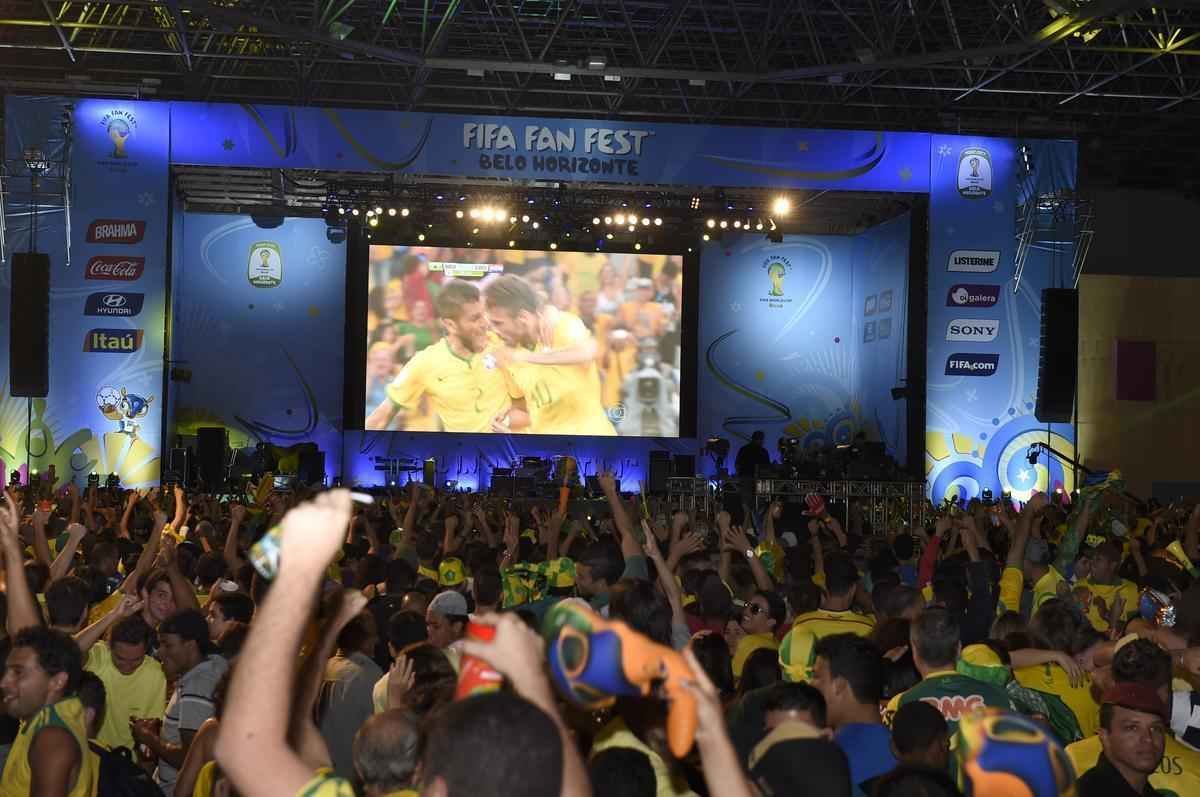 Cerca de 21 mil pessoas acompanharam da Fifa Fan Fest, em Belo Horizonte, a partida inaugural da Copa do Mundo