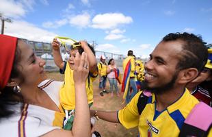 Centenas de torcedores se aglomeraram em frente ao Gigante da Pampulha para sentir o clima de Copa