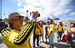 Centenas de torcedores se aglomeraram em frente ao Gigante da Pampulha para sentir o clima de Copa