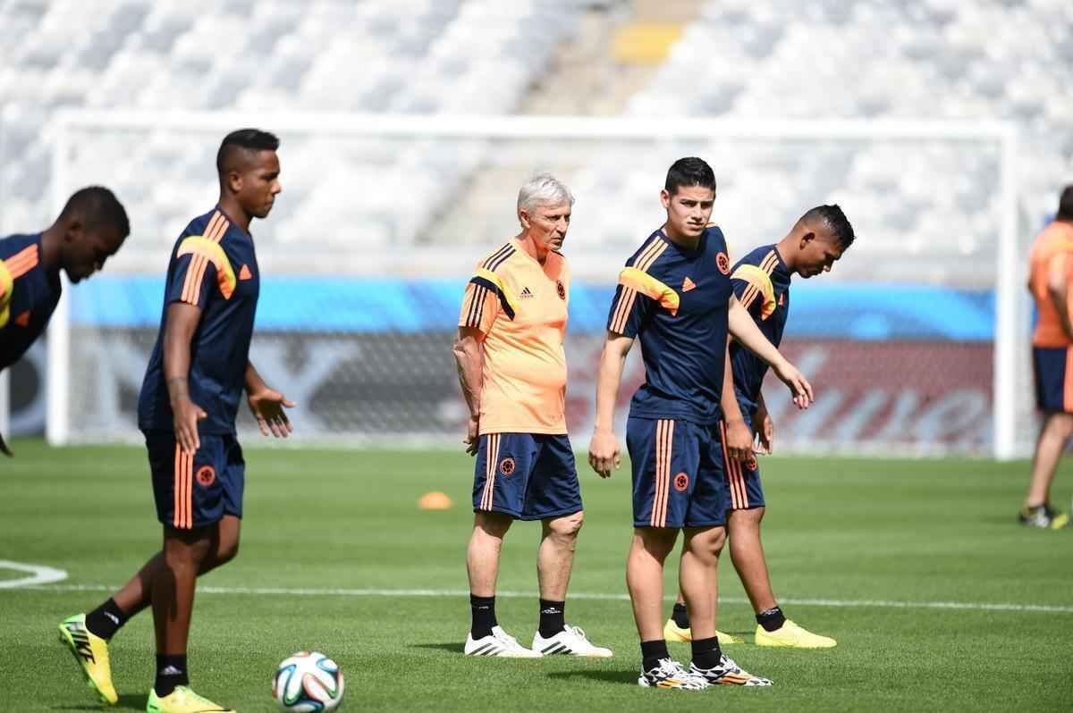 Seleo Colombiana faz atividade no Mineiro, palco do jogo de estreia na Copa, contra Grcia 