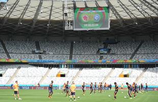 Seleo Colombiana faz atividade no Mineiro, palco do jogo de estreia na Copa, contra Grcia 