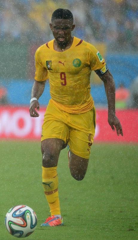 Fotos: os passos do craque camarons Samuel Eto'o na derrota para o Mxico