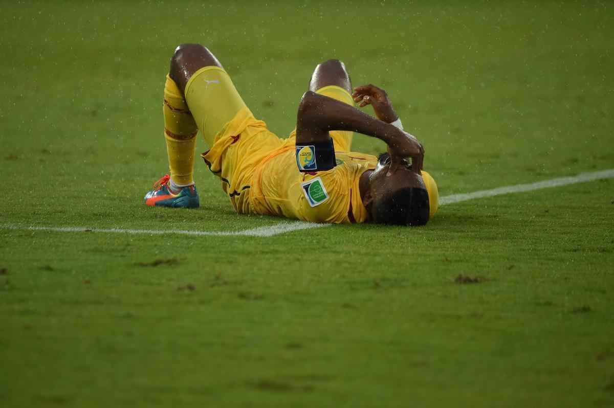 Fotos: os passos do craque camarons Samuel Eto'o na derrota para o Mxico