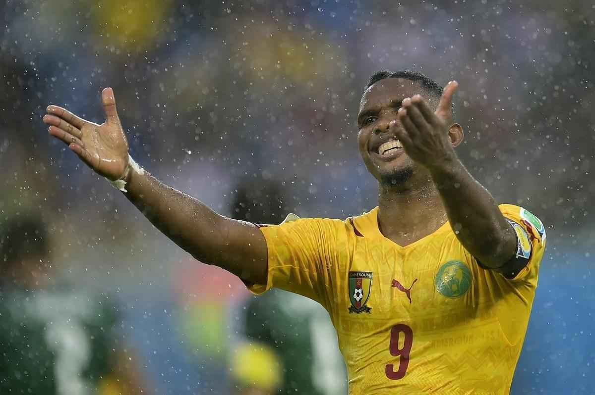 Fotos: os passos do craque camarons Samuel Eto'o na derrota para o Mxico
