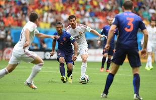 Na Arena Fonte Nova, em Salvador, Espanha e Holanda se enfrentam pelo Grupo B da Copa do Mundo