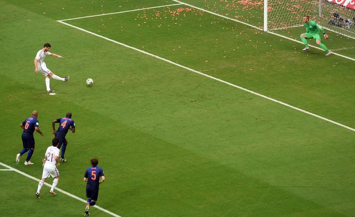 Na Arena Fonte Nova, em Salvador, Espanha e Holanda se enfrentam pelo Grupo B da Copa do Mundo