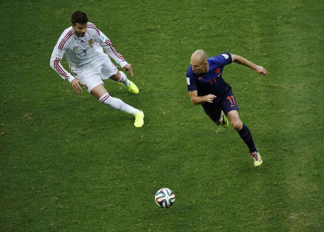 Na Arena Fonte Nova, em Salvador, Espanha e Holanda se enfrentam pelo Grupo B da Copa do Mundo