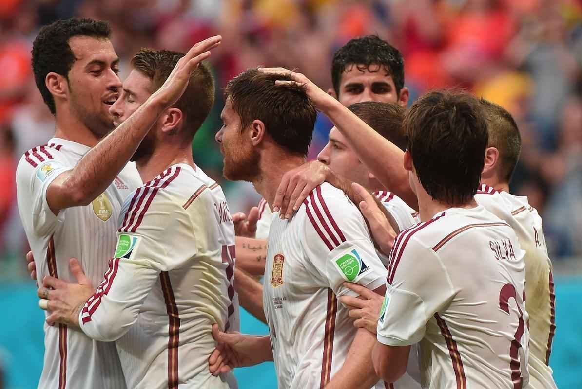 Na Arena Fonte Nova, em Salvador, Espanha e Holanda se enfrentam pelo Grupo B da Copa do Mundo